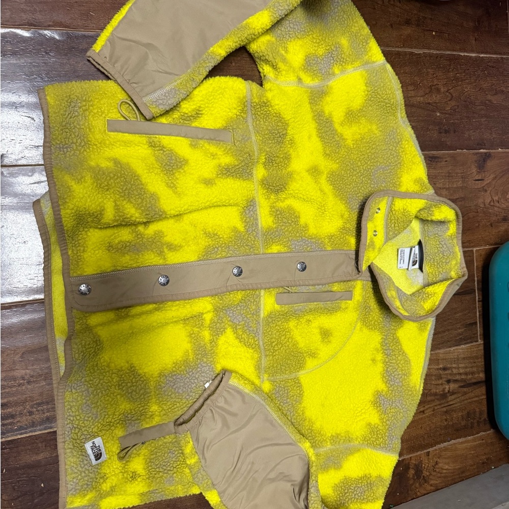The North Face Yellow and Tan Sherpa Jacket women’s large